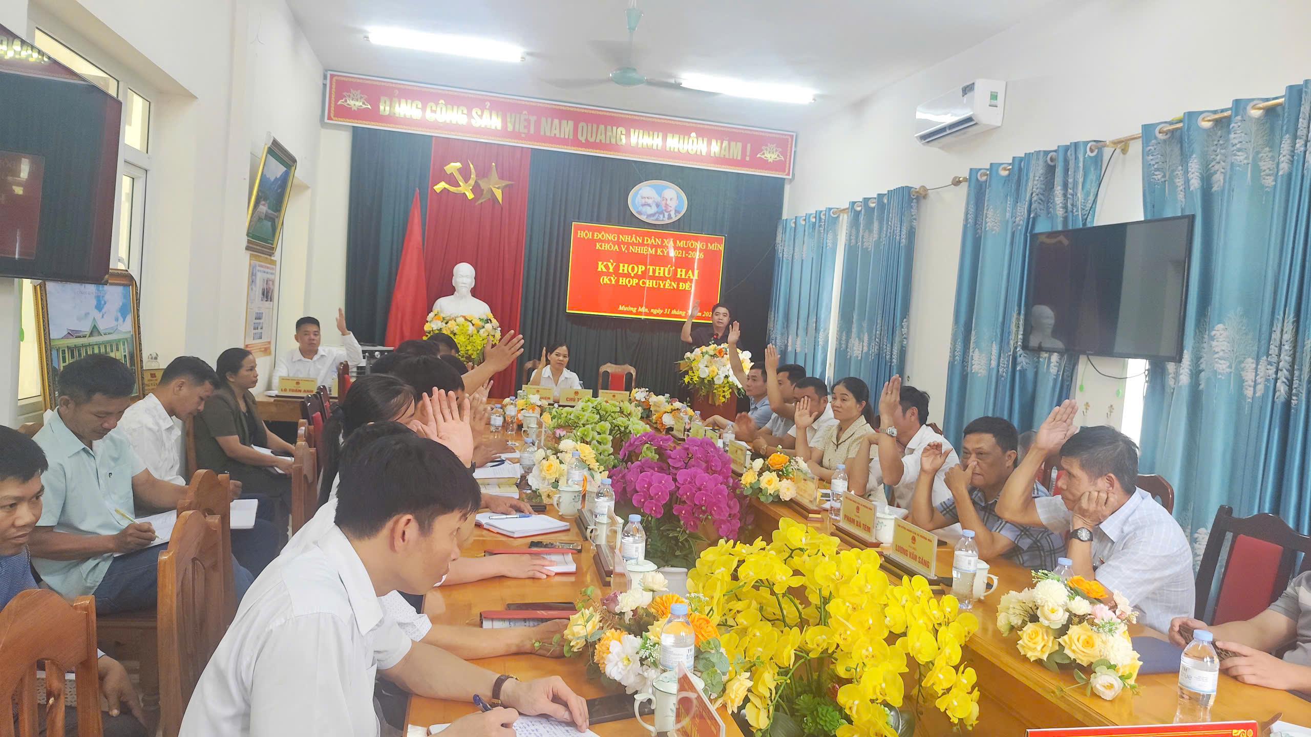 Anh-tin-bai