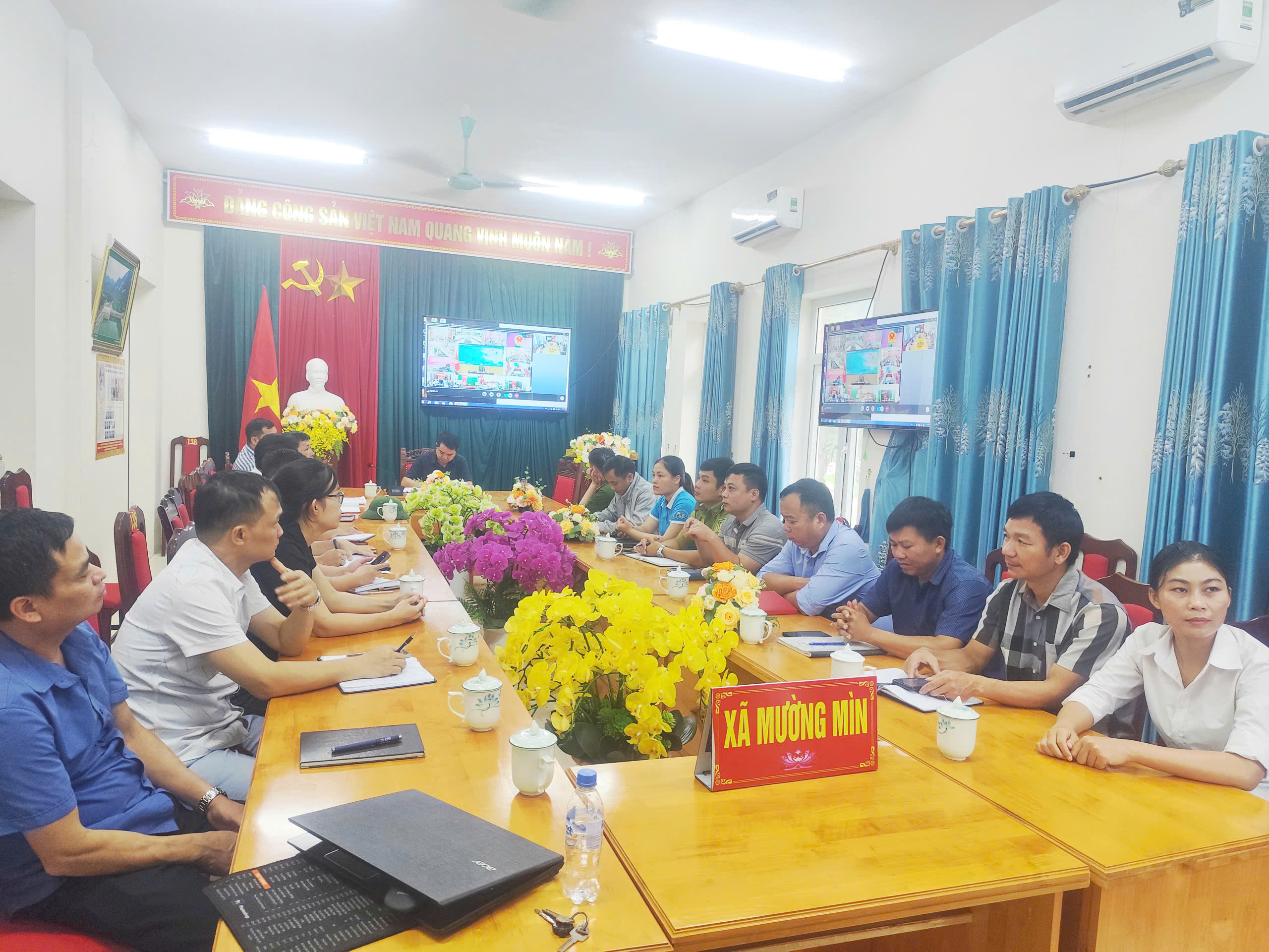 Phó Thủ tướng Chính phủ Trần Hồng Hà chủ trì hội nghị triển khai công tác ứng phó bão số 5