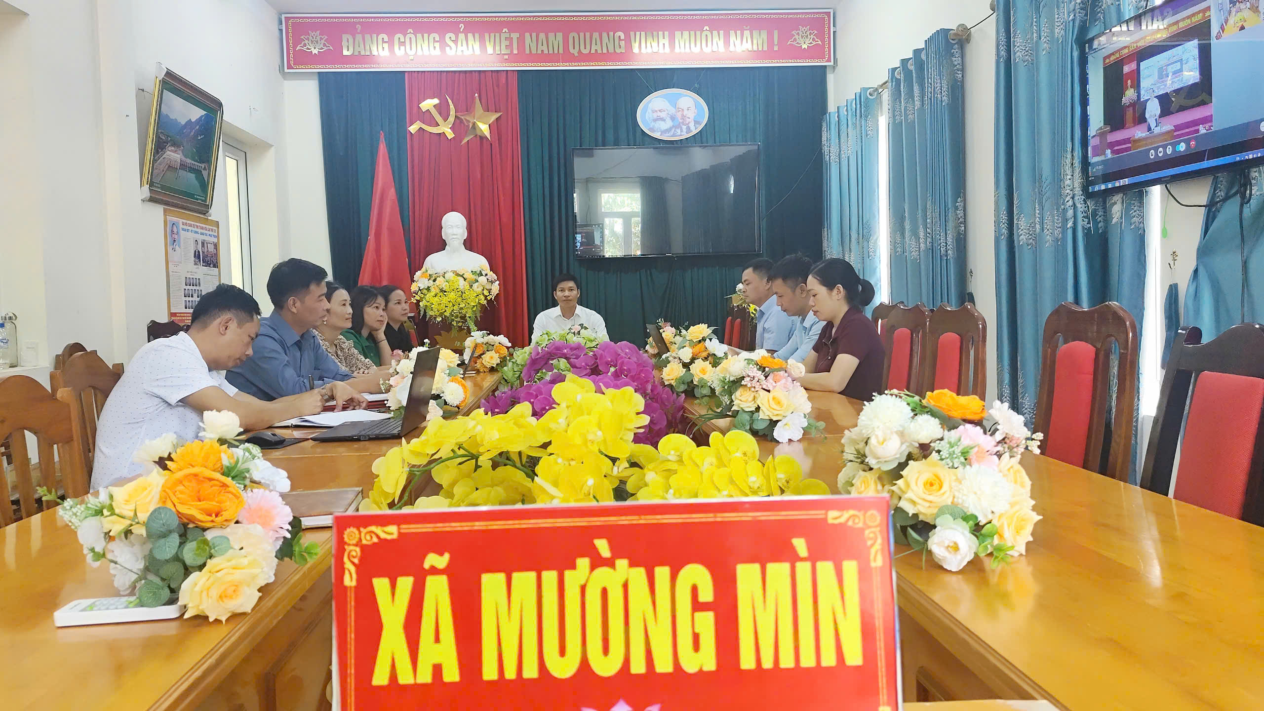 HỘI NGHỊ TRIỂN KHAI PHÂN CẤP QUẢN LÝ NHÀ NƯỚC VỀ GIÁO DỤC KHI THỰC HIỆN CHÍNH QUYỀN ĐỊA PHƯƠNG HAI CẤP