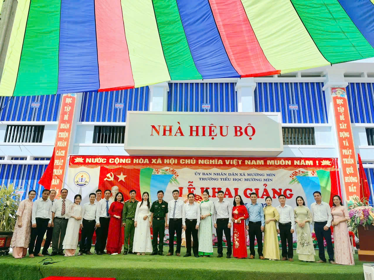 Anh-tin-bai