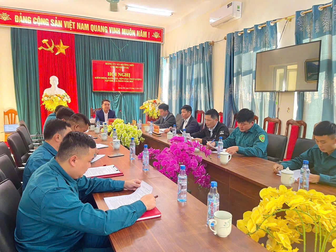 CHI BỘ QUÂN SỰ XÃ MƯỜNG MÌN TỔ CHỨC HỘI NGHỊ KIỂM ĐIỂM, ĐÁNH GIÁ, XẾP LOẠI CHẤT LƯỢNG TẬP THỂ, CÁ NHÂN NĂM 2025.