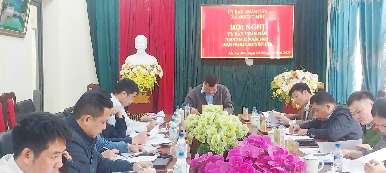UBND XÃ MƯỜNG MÌN TỔ CHỨC HỘI NGHỊ CHUYÊN ĐỀ THÁNG 12