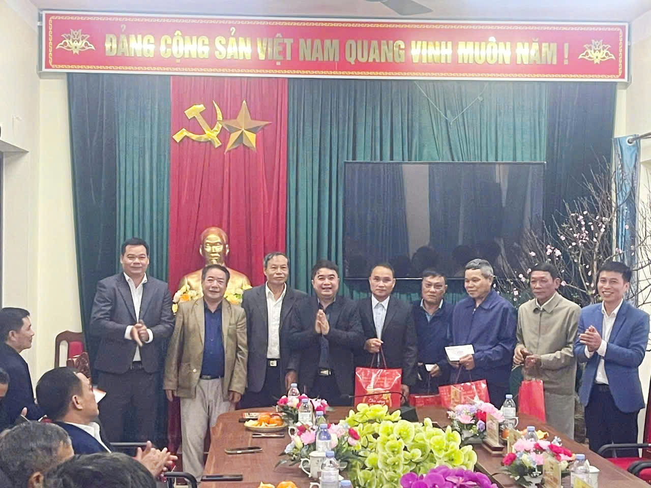 Anh-tin-bai