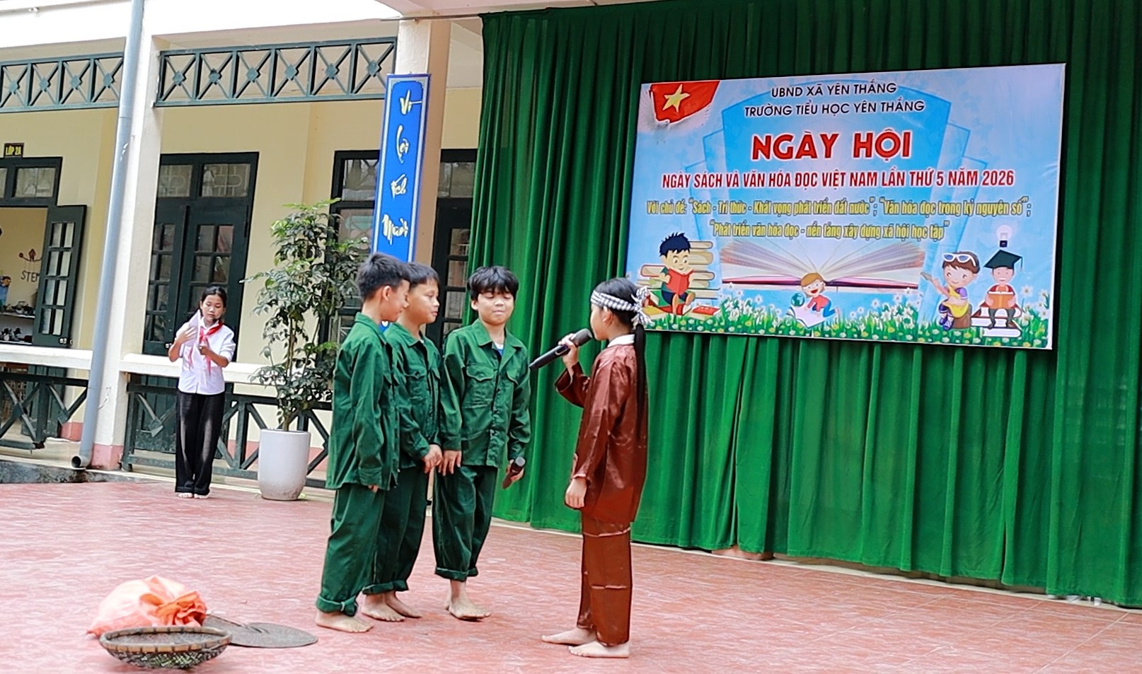Anh-tin-bai