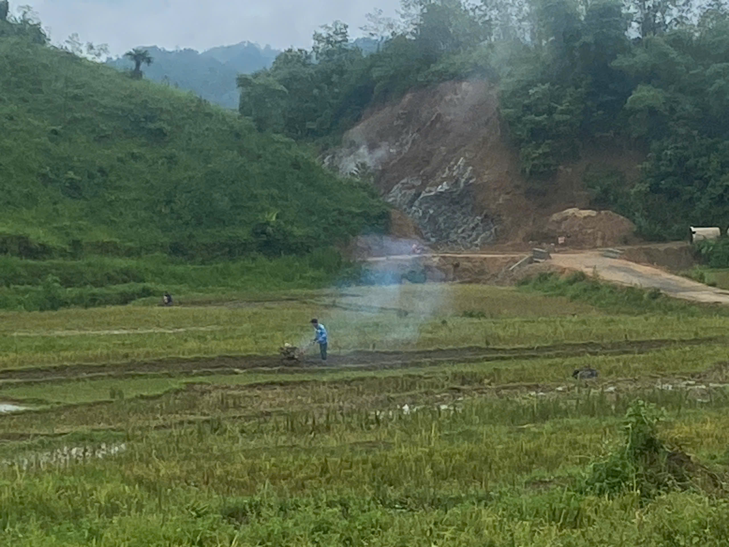 Anh-tin-bai