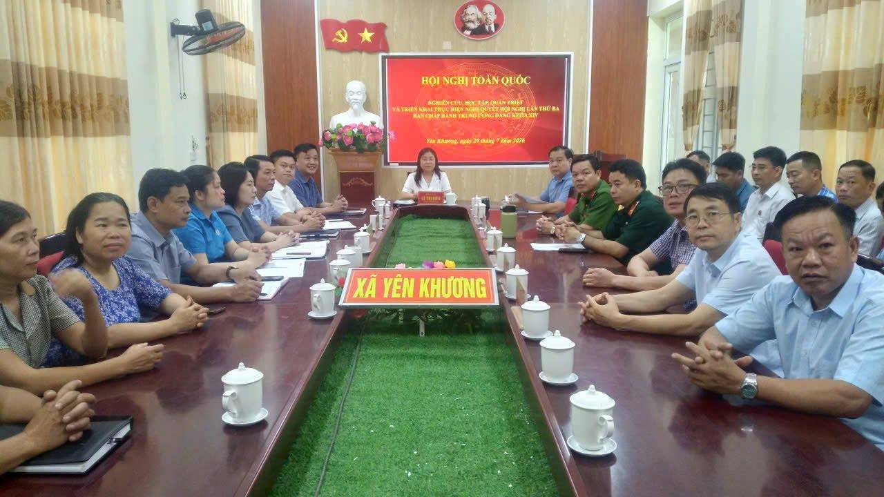 XÃ YÊN KHƯƠNG THAM GIA NGHIÊN CỨU, HỌC TẬP NGHỊ QUYẾT HỘI NGHỊ TRUNG ƯƠNG 3 KHÓA XIV