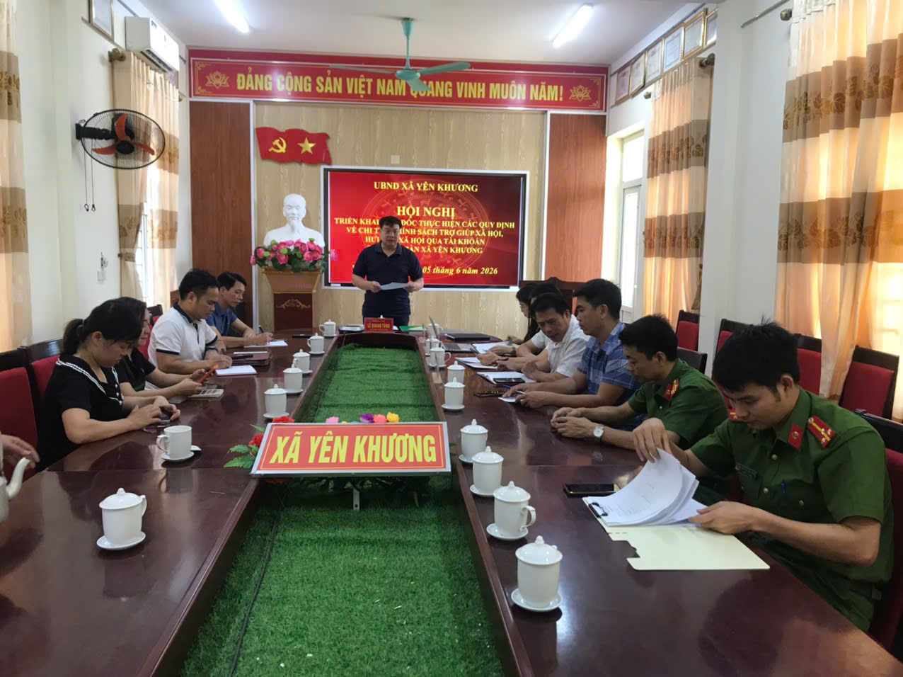 XÃ YÊN KHƯƠNG: TỔ CHỨC HỘI NGHỊ TRIỂN KHAI, ĐÔN ĐỐC CHI TRẢ CHÍNH SÁCH AN SINH XÃ HỘI QUA TÀI KHOẢN