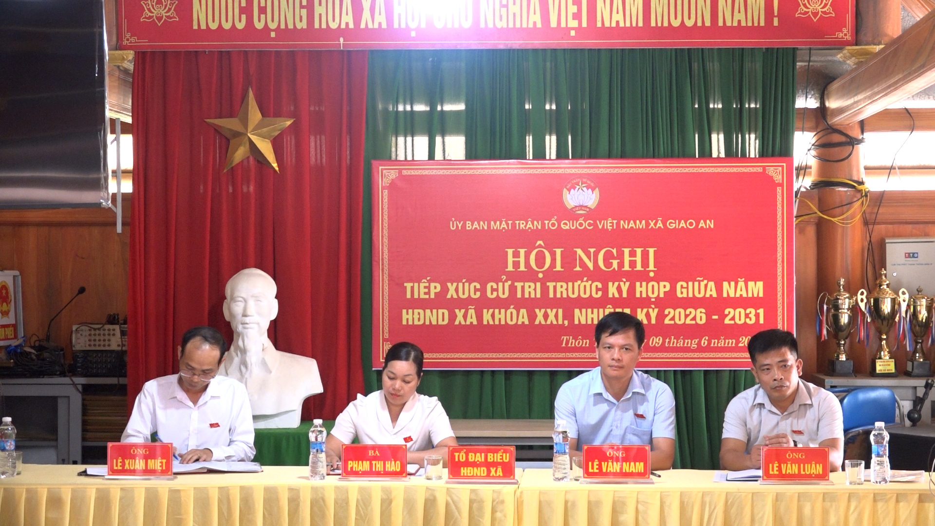 Đại biểu HĐND xã tiếp xúc cử tri tại đơn vị bầu cử số 1