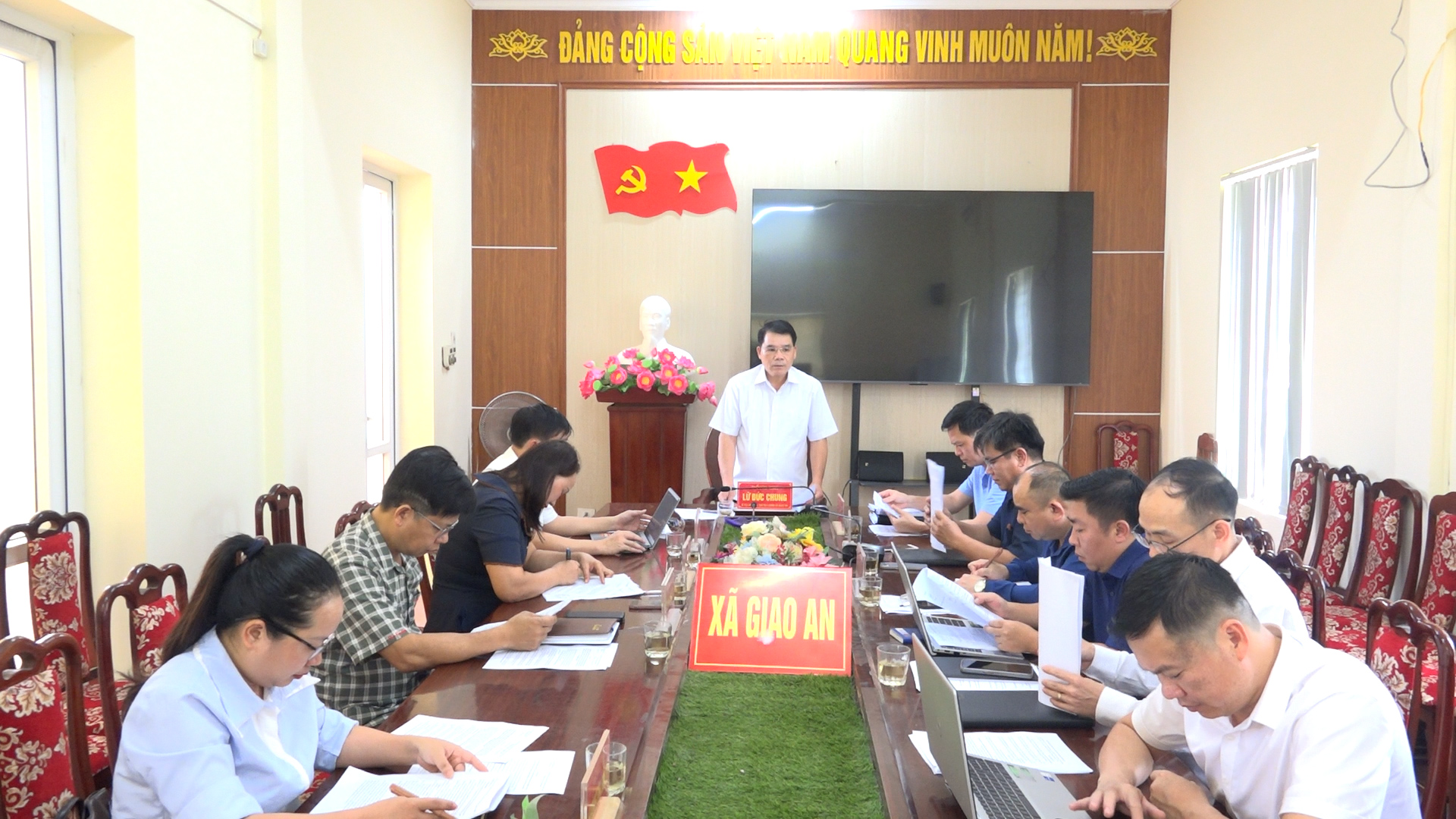 Anh-tin-bai