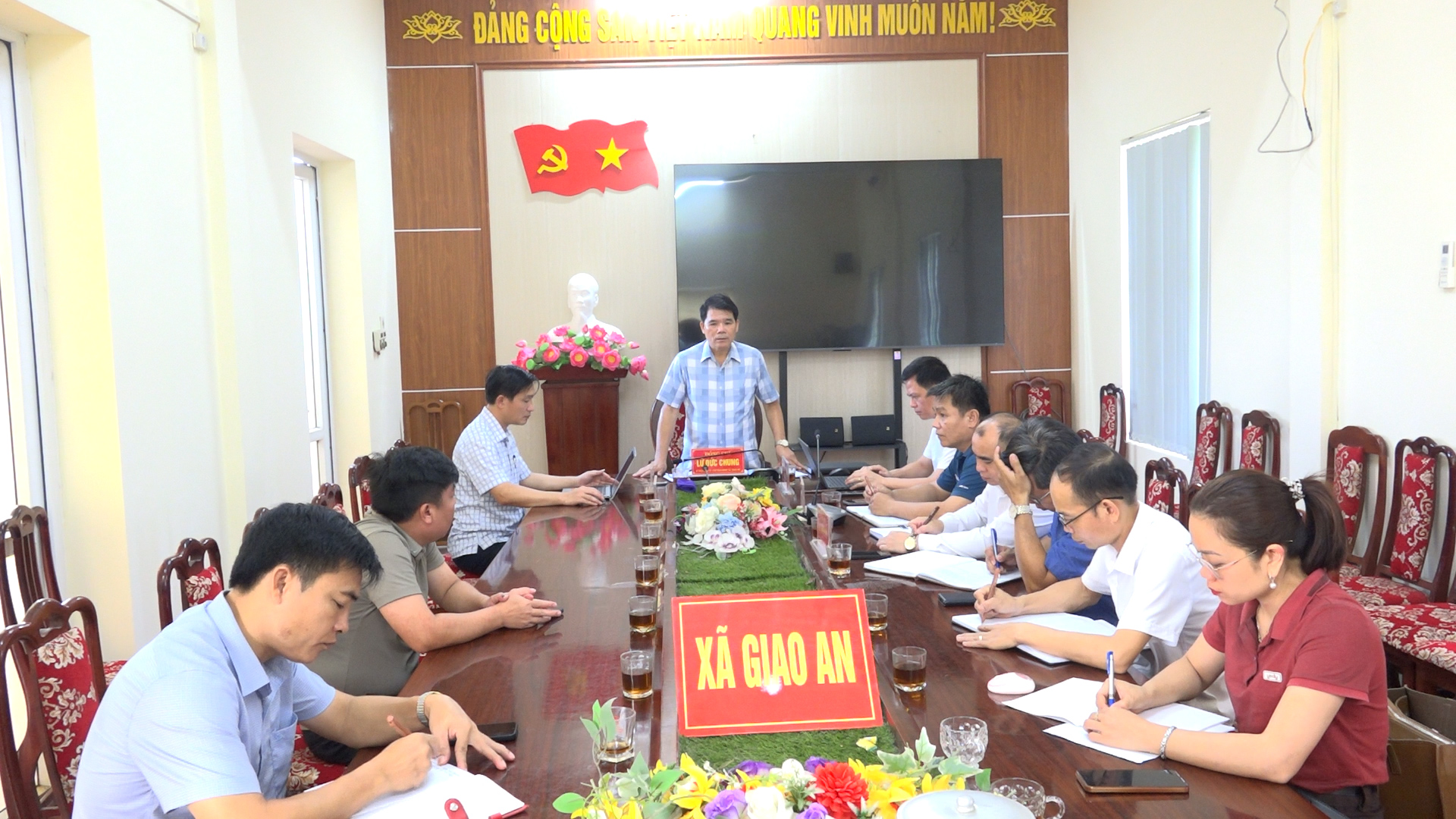 Anh-tin-bai