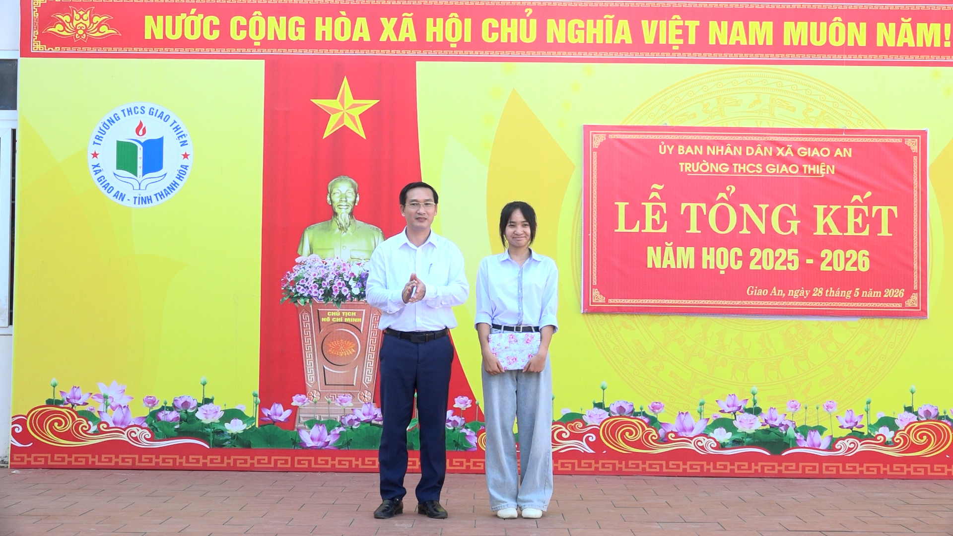 Anh-tin-bai