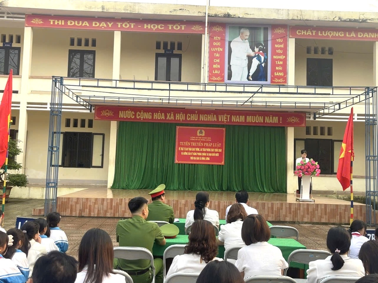 Tăng cường kỹ năng sống cho học sinh: Đẩy mạnh tuyên truyền an toàn giao thông, phòng cháy chữa cháy và phòng chống đuối nước.