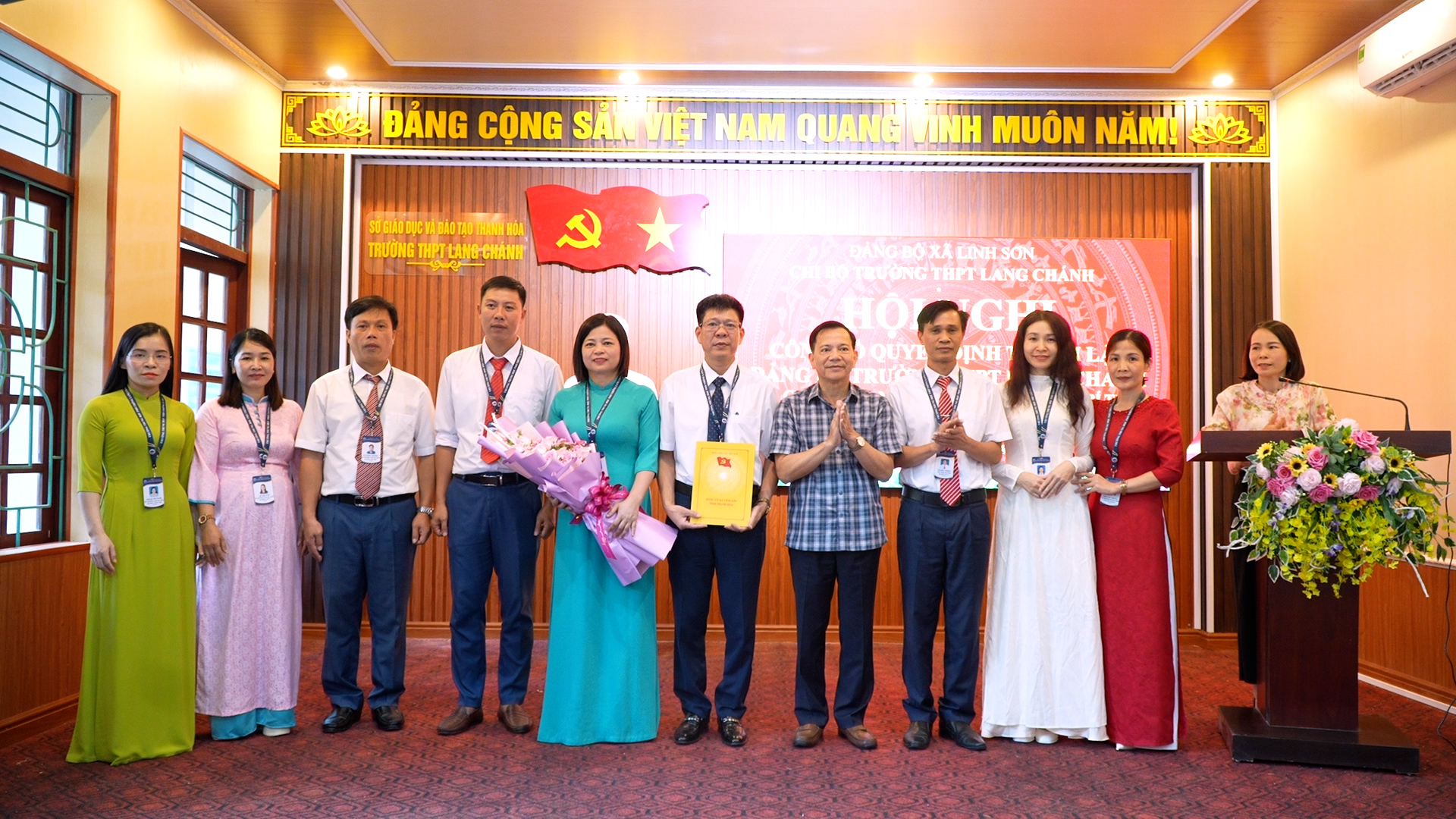 Công bố quyết định thành lập Đảng bộ Trường THPT Lang Chánh