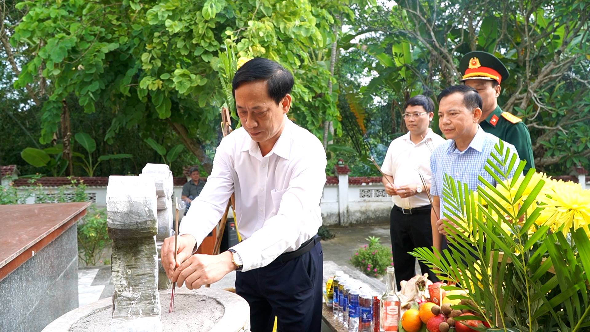 Anh-tin-bai