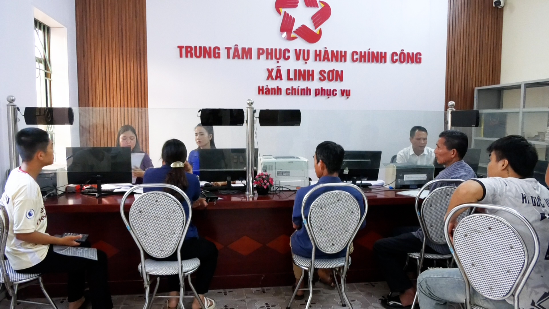 Trung tâm Phục vụ Hành chính công xã Linh Sơn đảm bảo phục vụ người dân thông suốt, hiệu quả và nhanh chóng