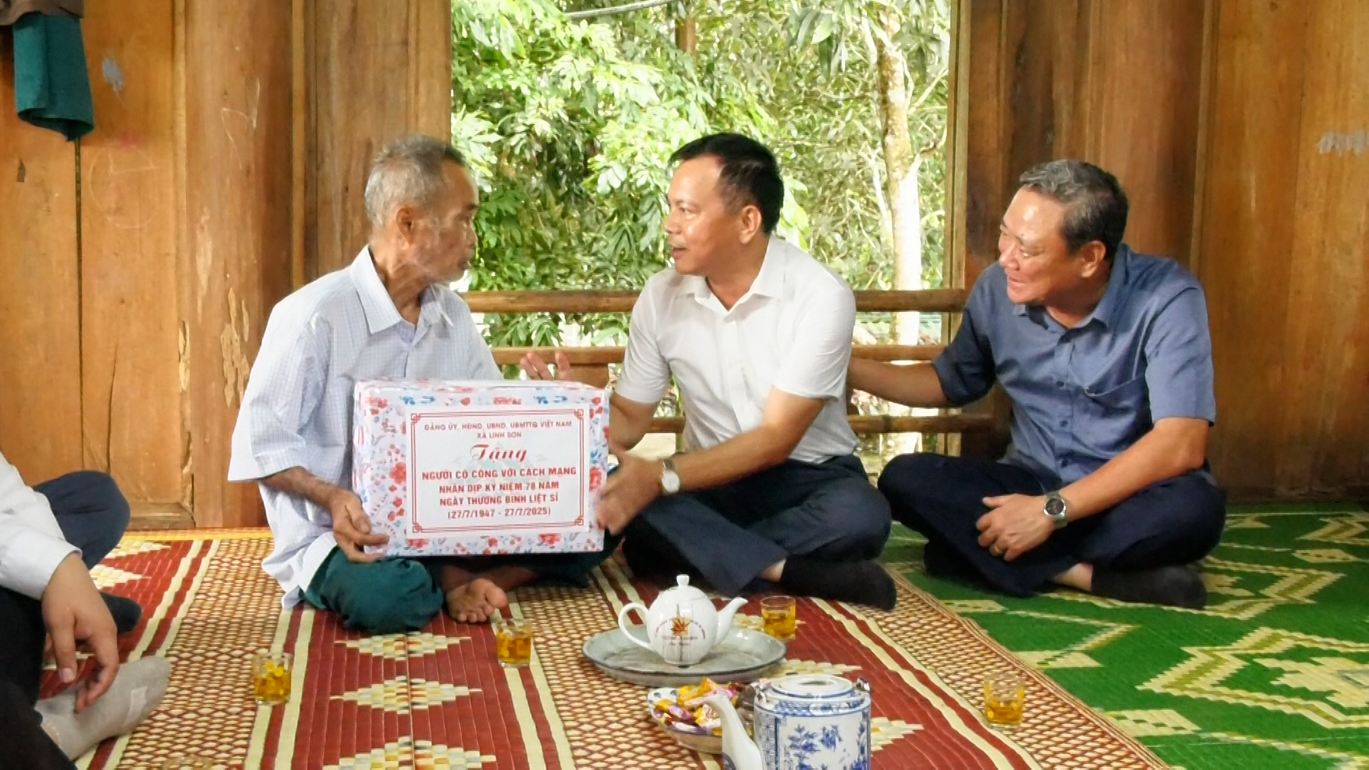 Anh-tin-bai