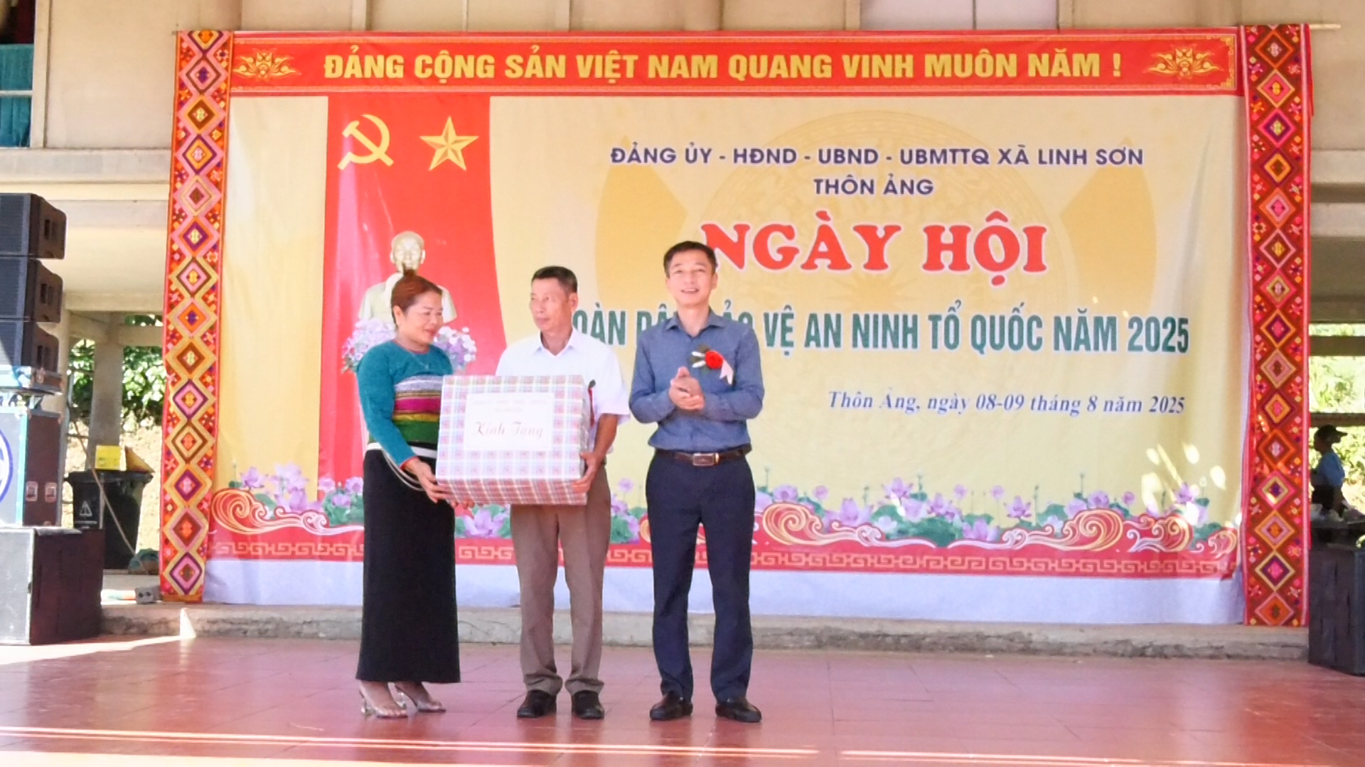 Anh-tin-bai