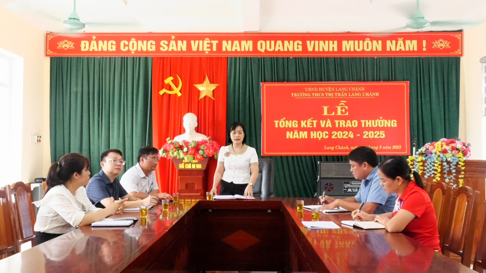 Anh-tin-bai