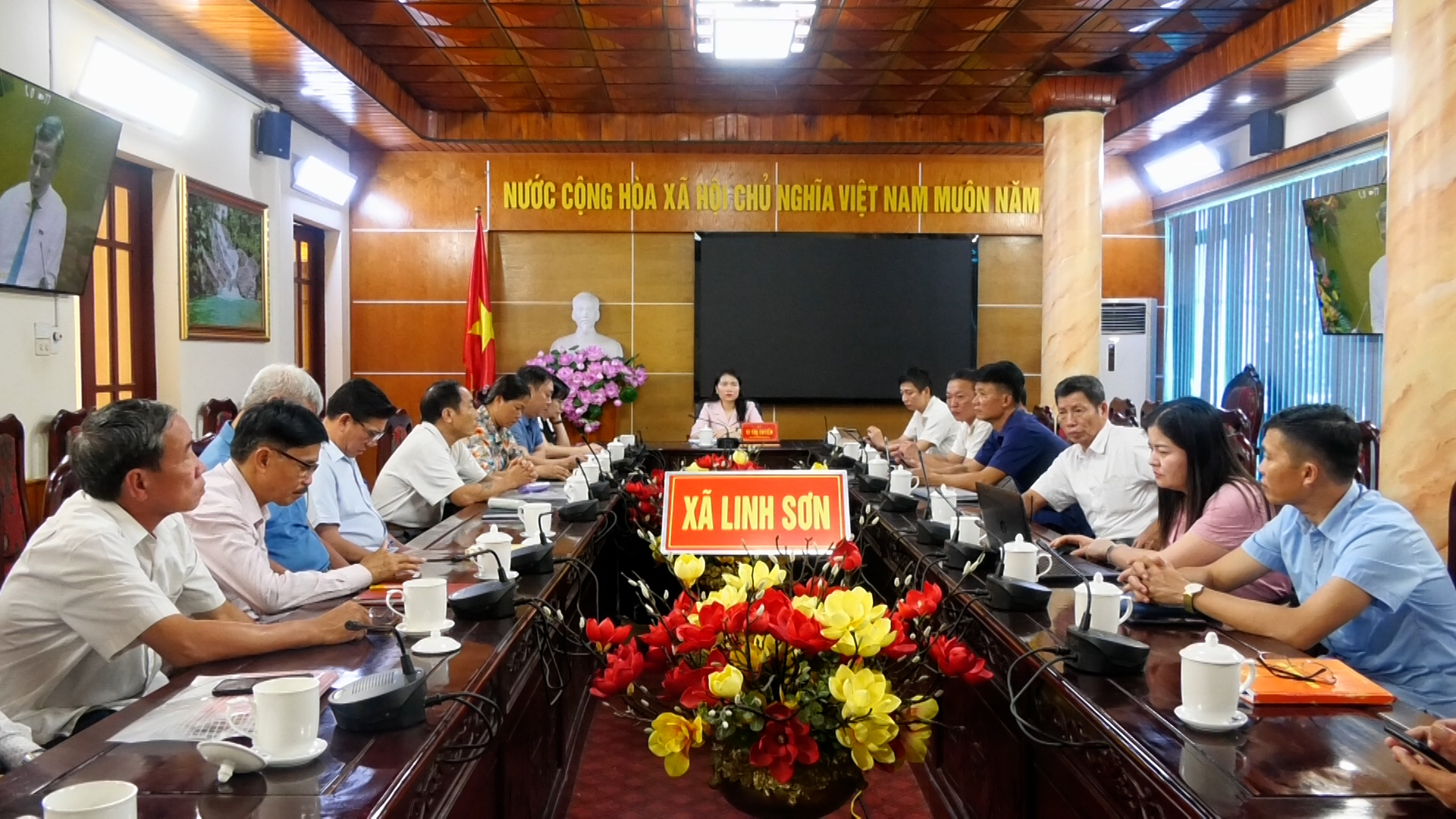 Xã Linh Sơn tham gia Hội nghị chuyên đề “Bình dân học vụ số - Quốc hội số: Khung kiến thức, kỹ năng số cho Quốc hội hiện đại”.