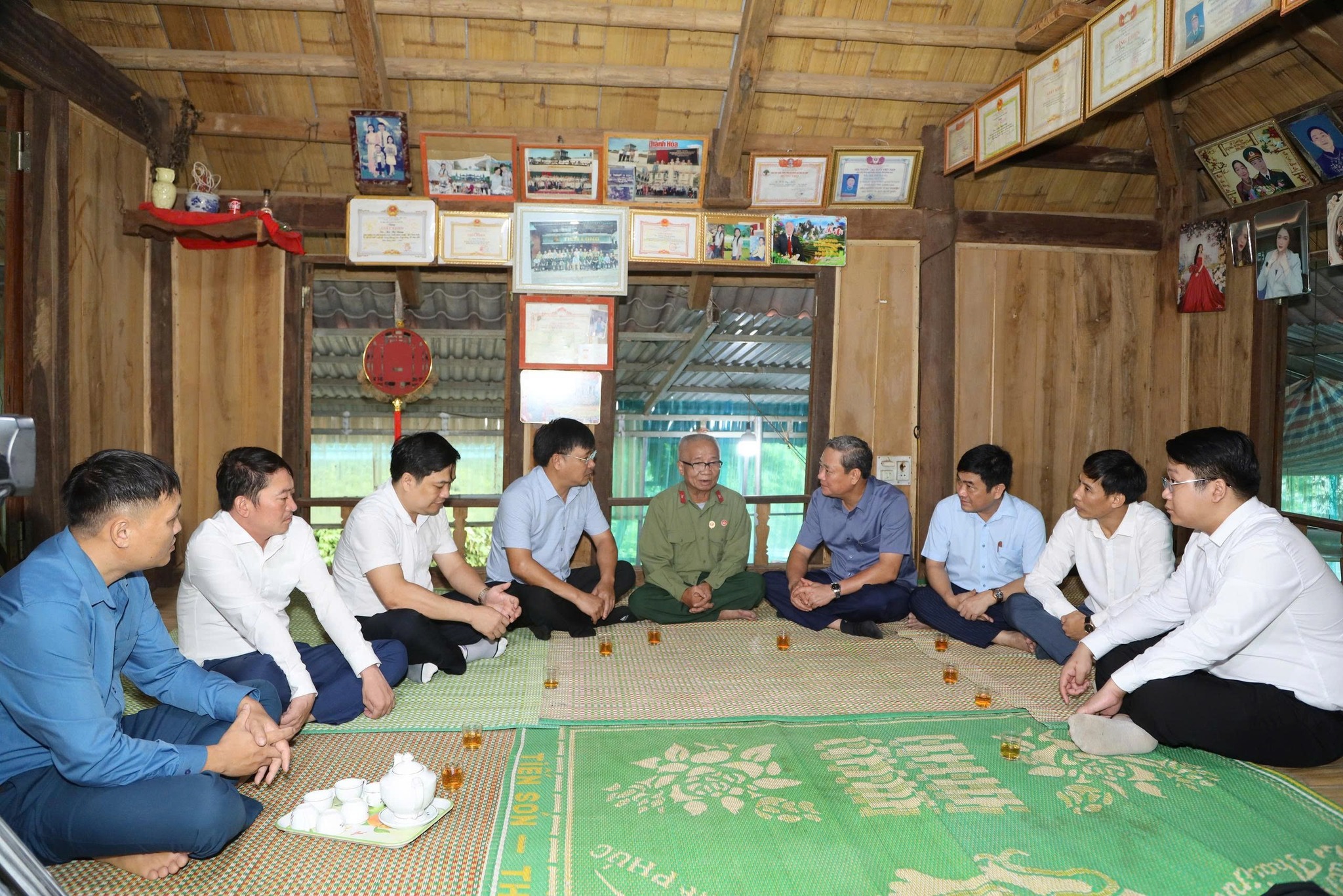 THĂM, TẶNG QUÀ NHÂN KỶ NIỆM 78 NĂM NGÀY THƯƠNG BINH, LIỆT SĨ 27/7  