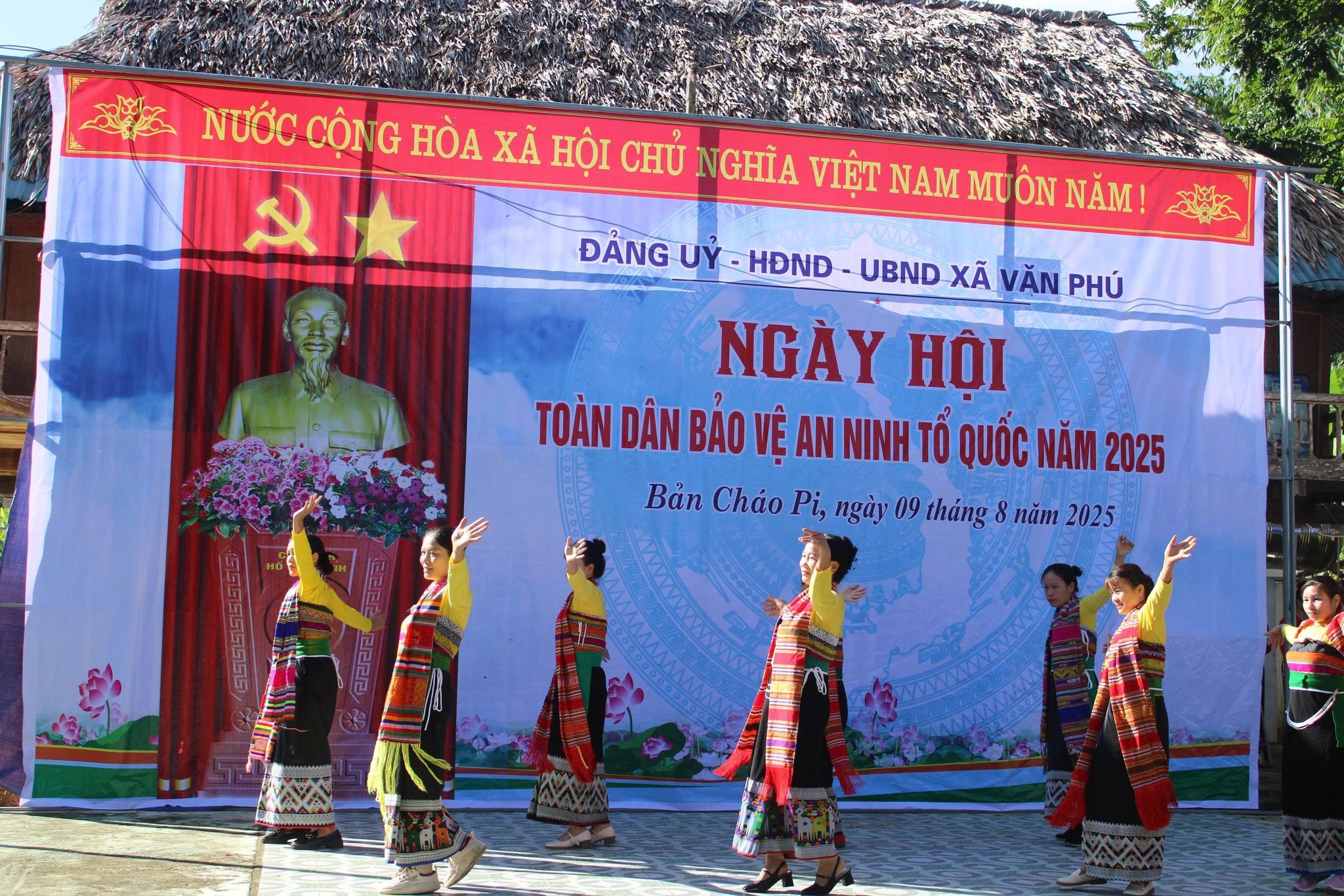 Anh-tin-bai