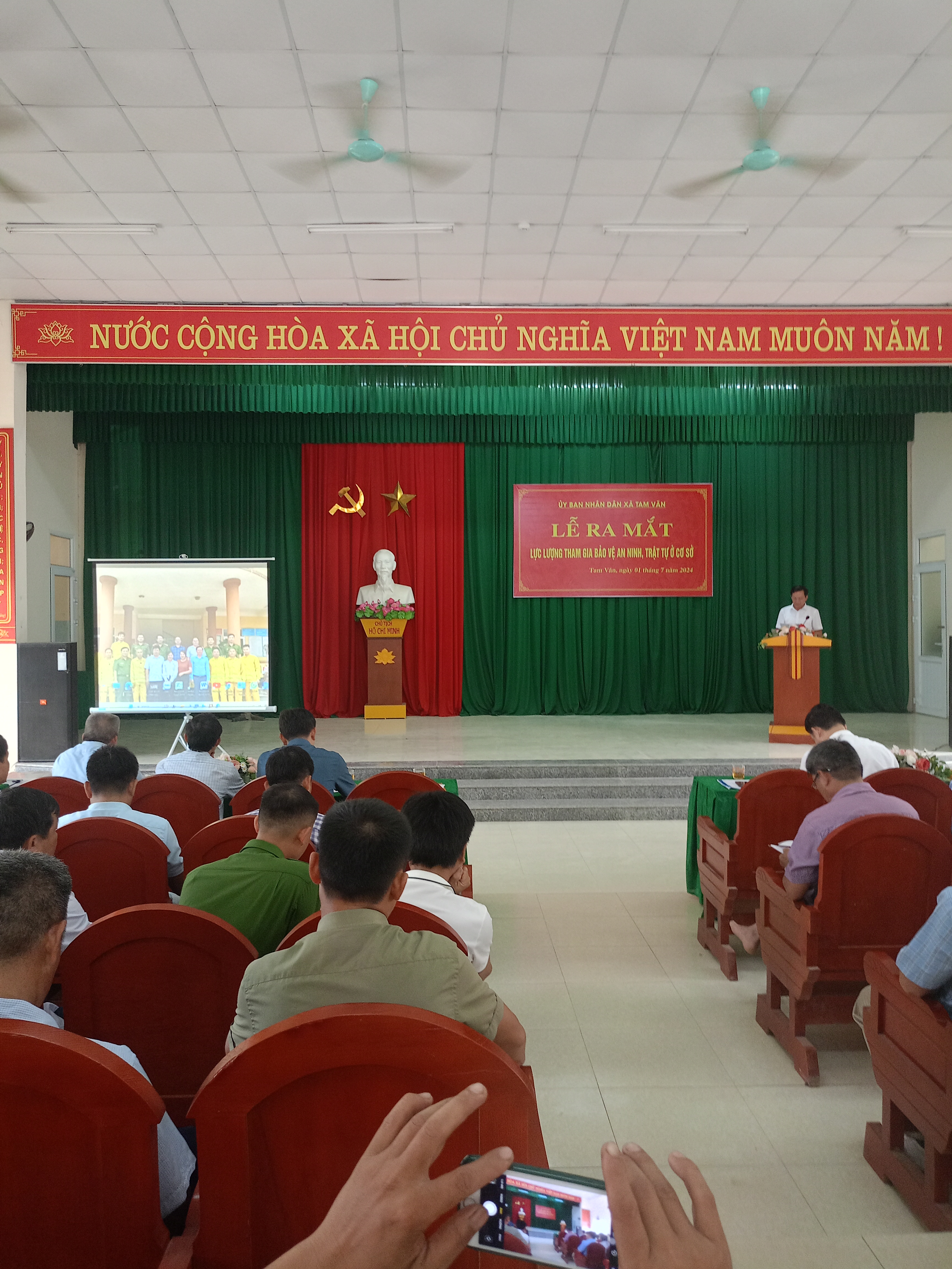 Toàn cảnh buổi lê.jpg