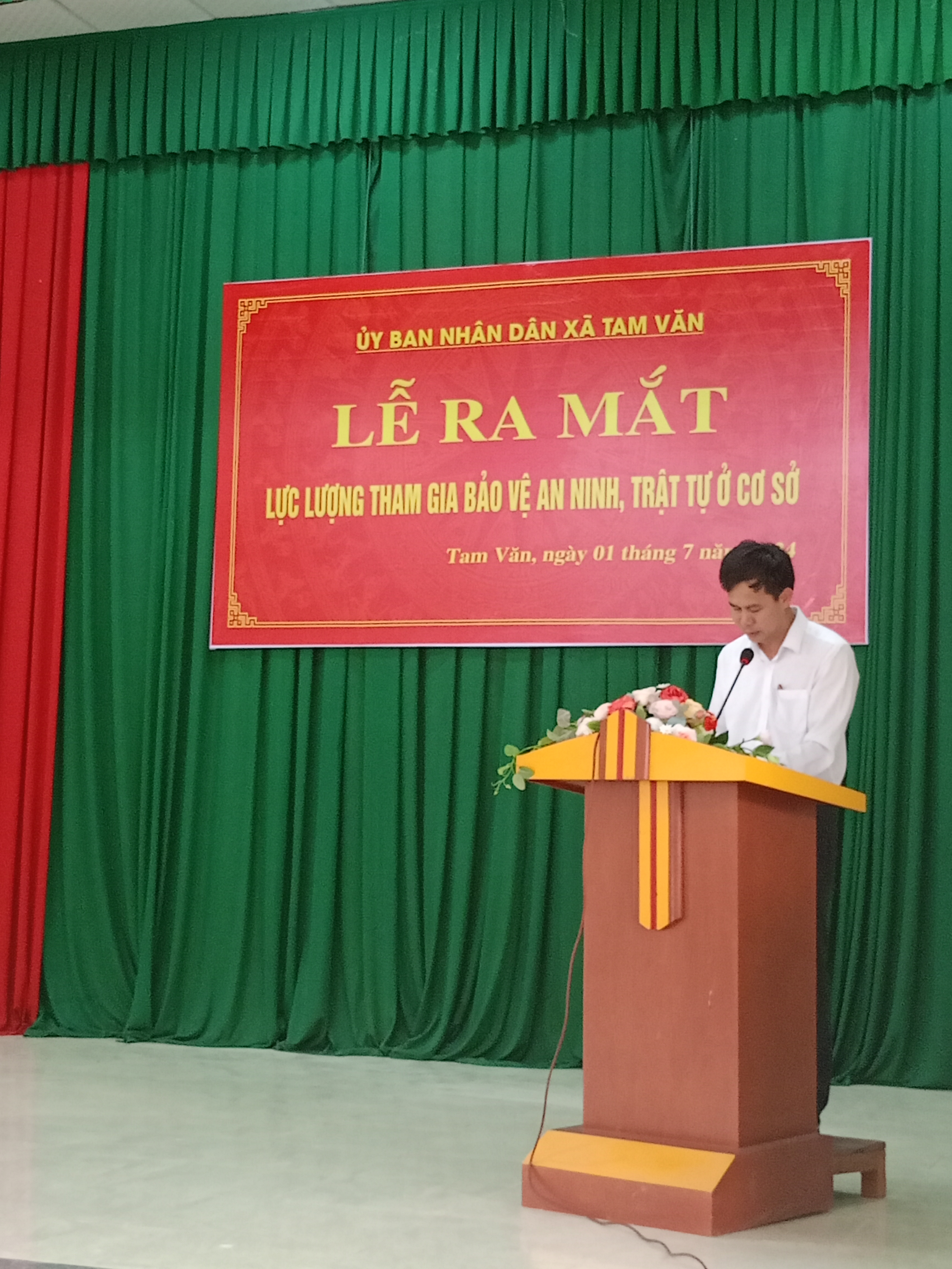 Đồng chí Lê Gia Kỳ, Q. Chánh văn phòng HĐND - UBND huyện phát biểu chỉ đạo.jpg