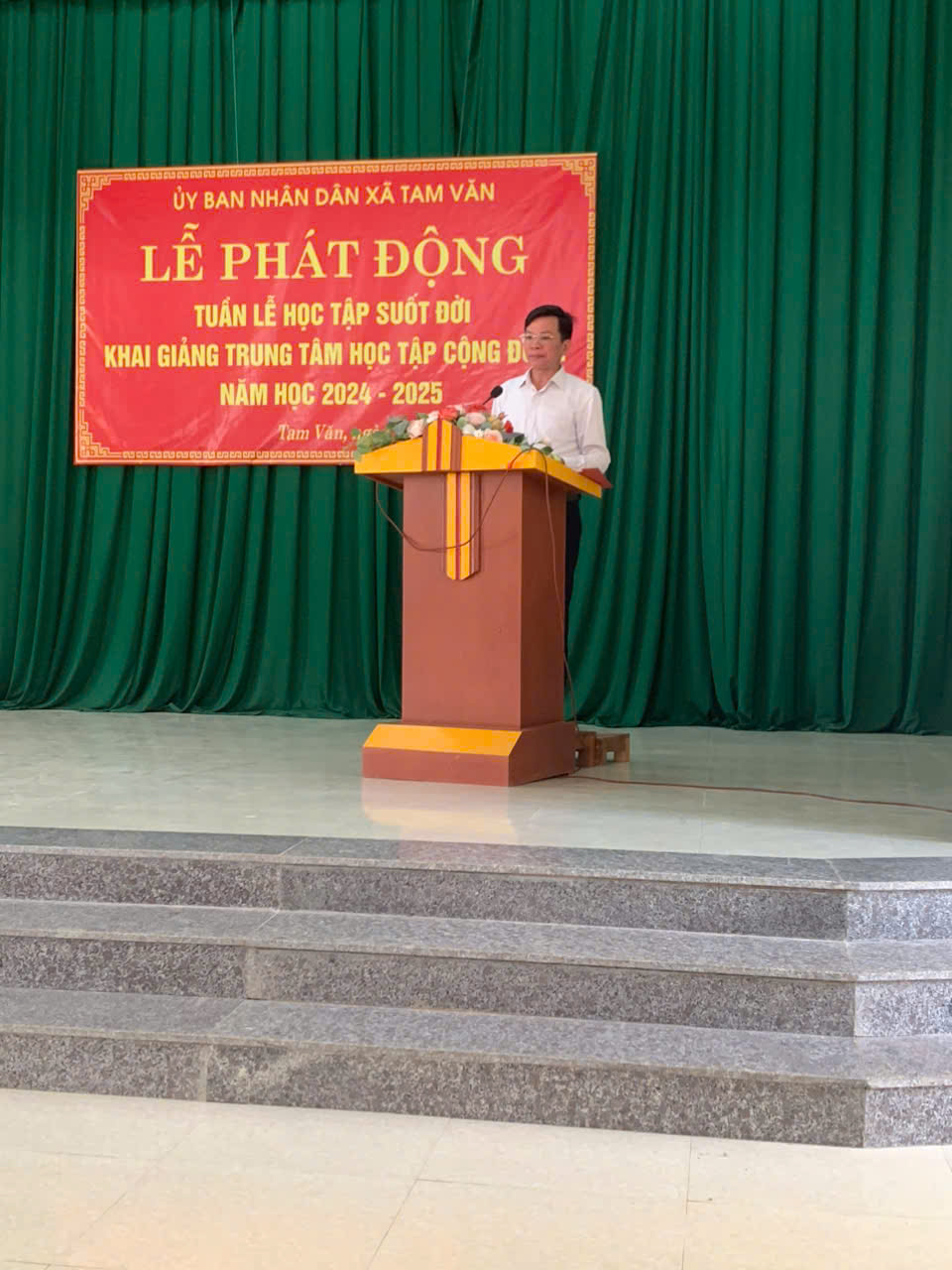 Chủ tịch UBND xã phát biểu.jpg