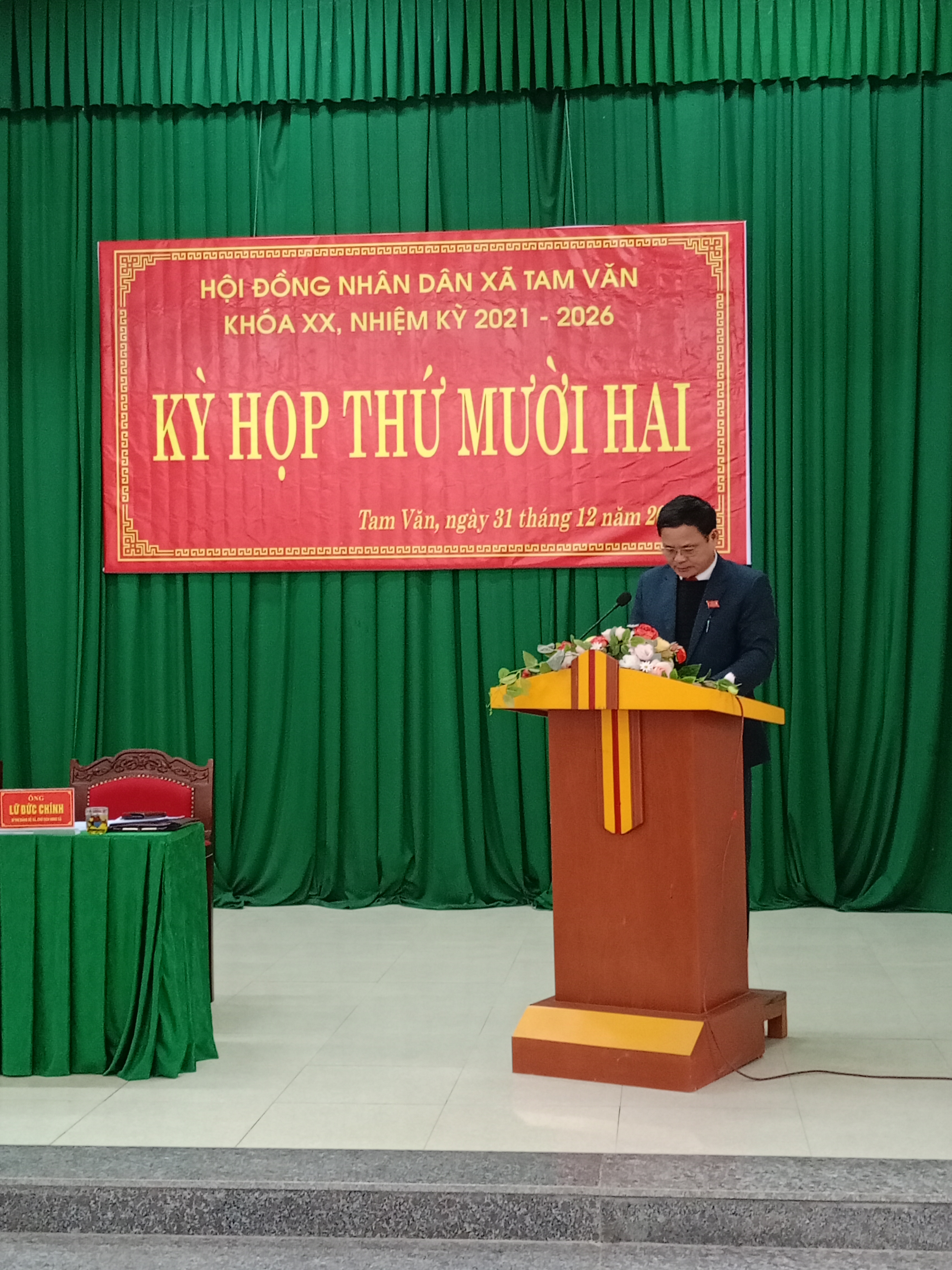 Chủ tịch HĐND xã Khai mạc kỳ họp.jpg