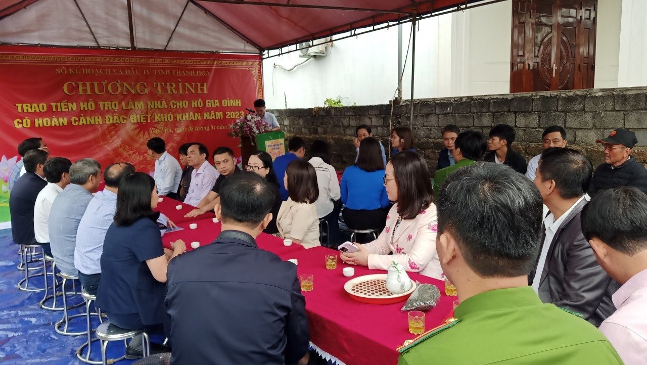 Chương trình trao tiền hỗ trợ làm nhà cho hộ gia đình có hoàn cảnh đặc biệt khó khăn năm 2023