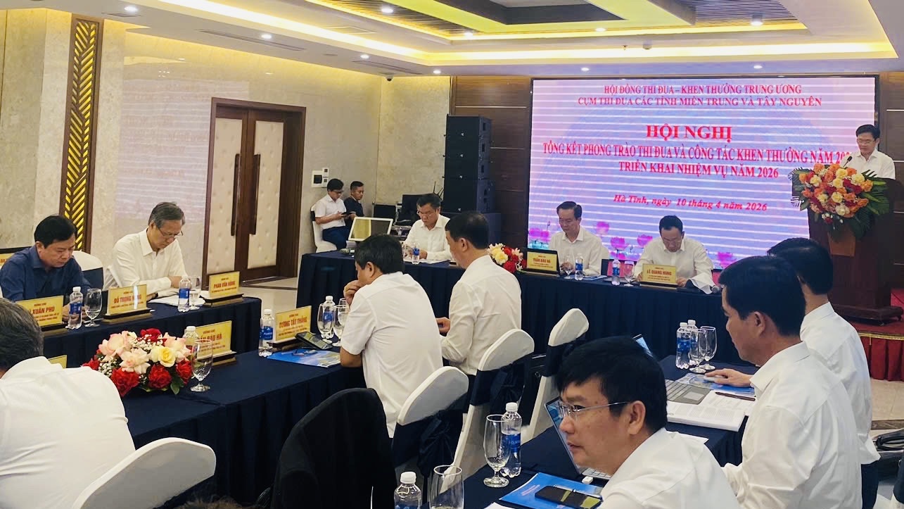 Lãnh đạo Bộ Nội vụ, Ban Thi đua - Khen thưởng Trung ương và các tỉnh trong Cụm thi đua (Ảnh: SNV)