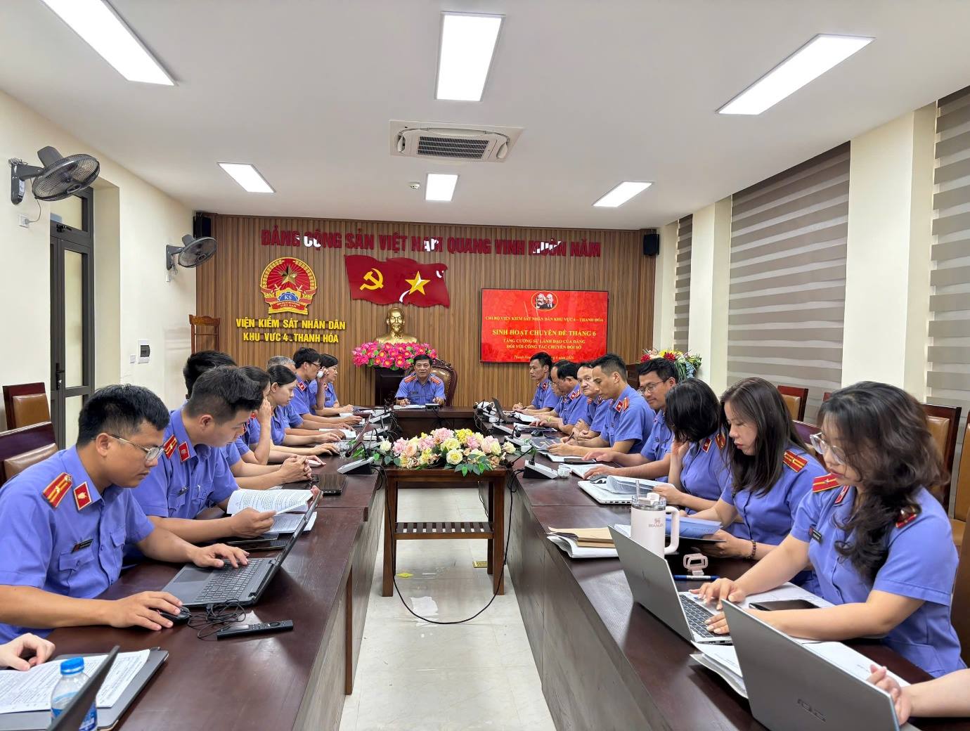 Chi bộ VKSND Khu vực 4 nâng cao hiệu quả lãnh đạo, tạo chuyển biến mạnh mẽ trong công tác chuyển đổi số