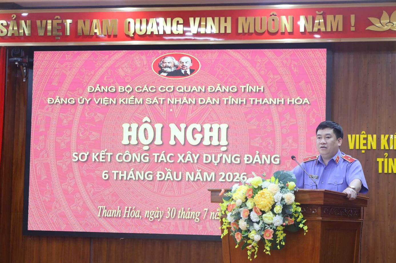 F:\THU (PTCCB)\PHÒNG TCCB\Tin bài\Trao tặng 30 năm tuổi đảng\ảnh đã chọn\1785465634919_6672673822998818881_6672673822998818881_307182989e3450c666c6d2507dc42fbc.jpg