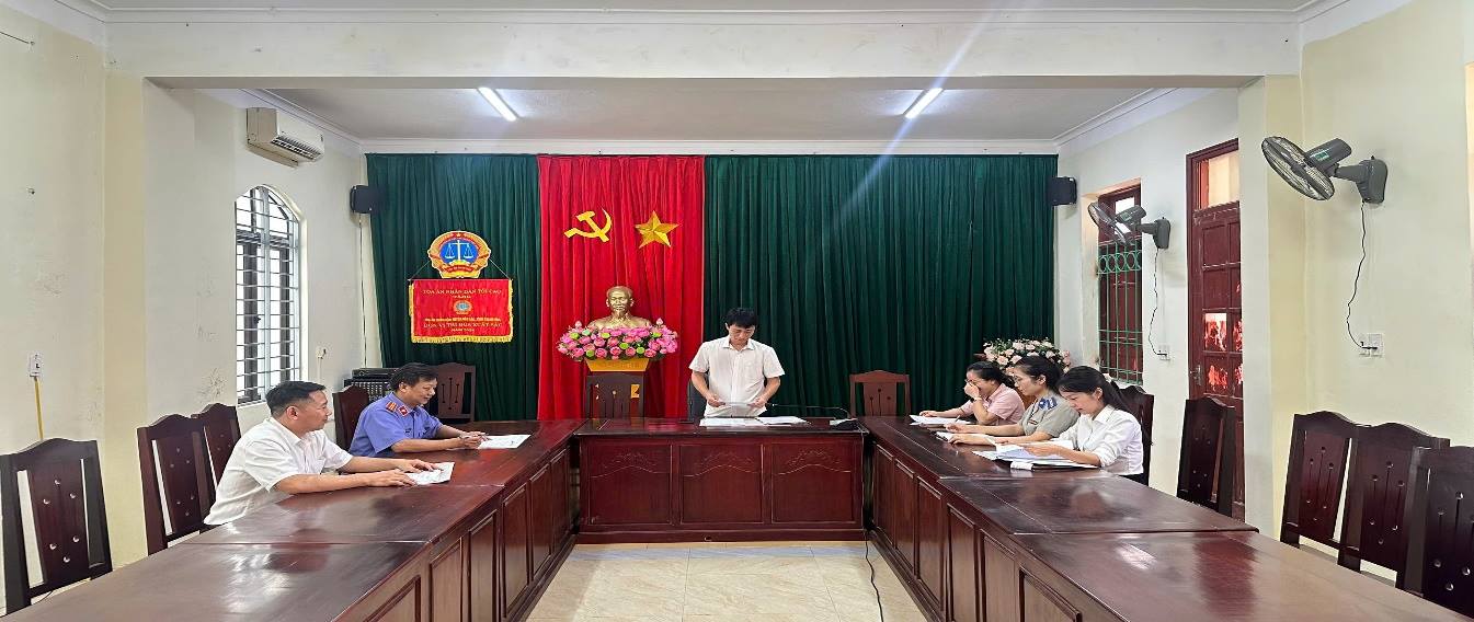 VKSND khu vực 5 - Thanh Hóa tham gia họp xét miễn, giảm nghĩa vụ  thi hành án dân sự