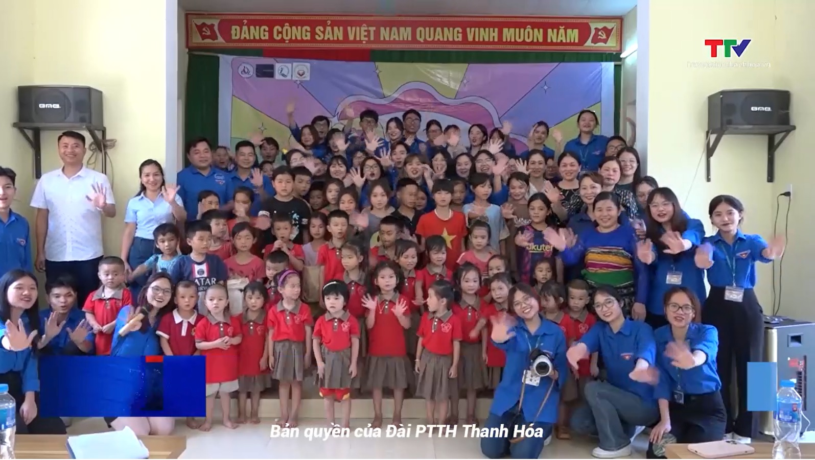 Sôi nổi hoạt động tình nguyện hè 2023 và thăm hỏi, tặng quà cho trẻ em điểm trường Bàng, Trường mầm non Trung Thượng, huyện Quan Sơn.