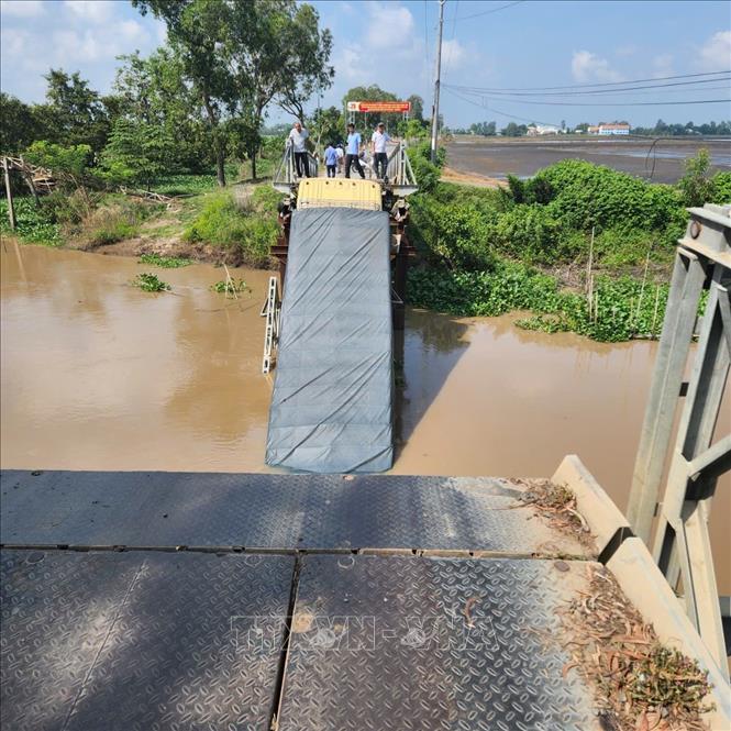 Lái xe ô tô quá tải gây sập cầu có thể bị xử lý hình sự?