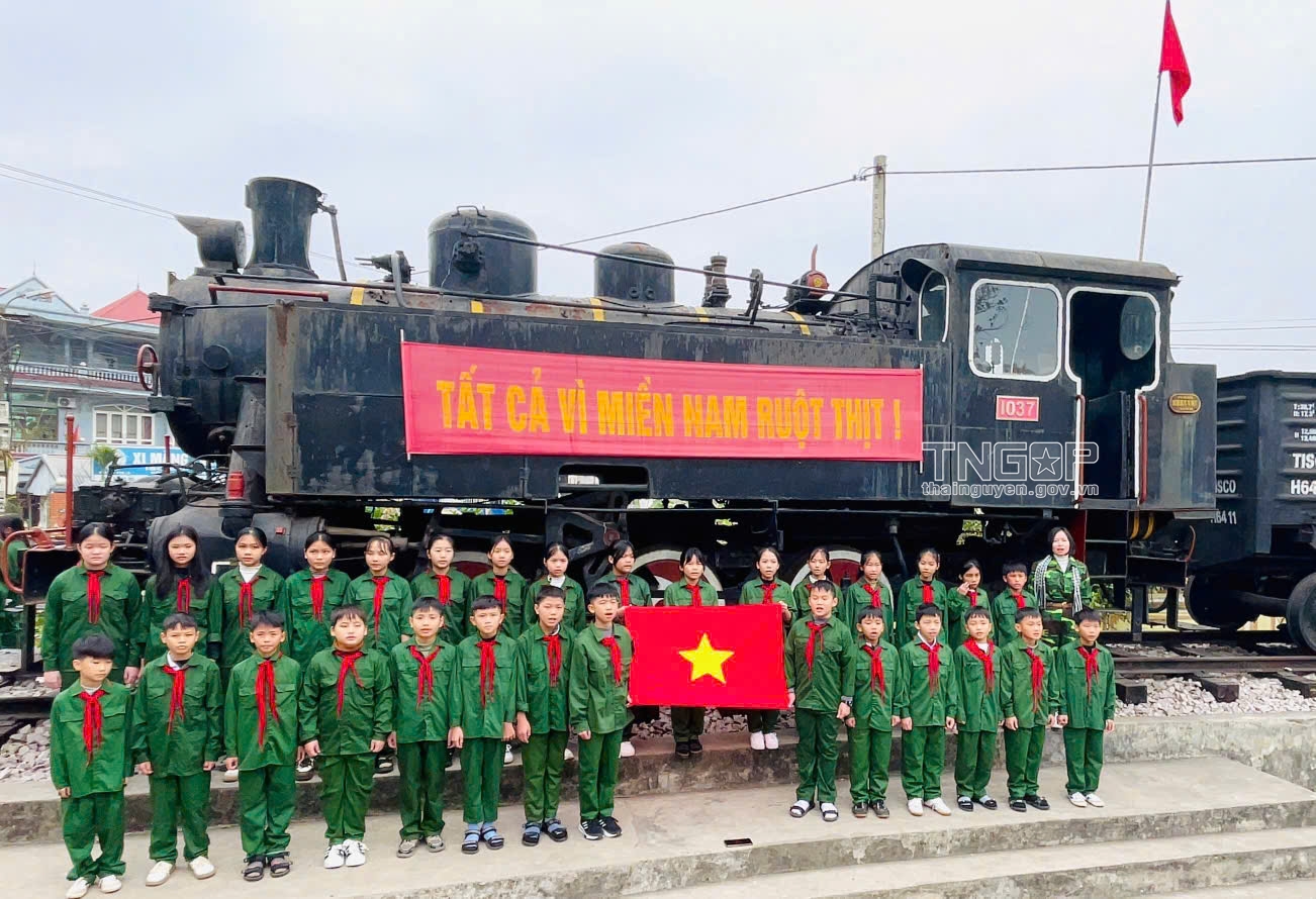 Gần 600.000 lượt khách đến dâng hương, thăm quan Khu Di tích 915