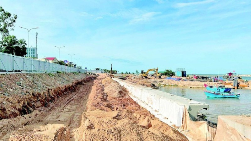 Rà soát hệ thống đê điều tại nhiều địa phương trong mùa mưa, bão