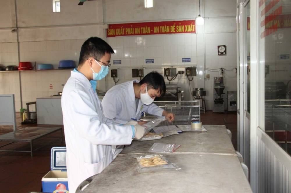 Trường hợp nào sẽ bị thu hồi Giấy chứng nhận cơ sở đủ điều kiện an toàn thực phẩm?