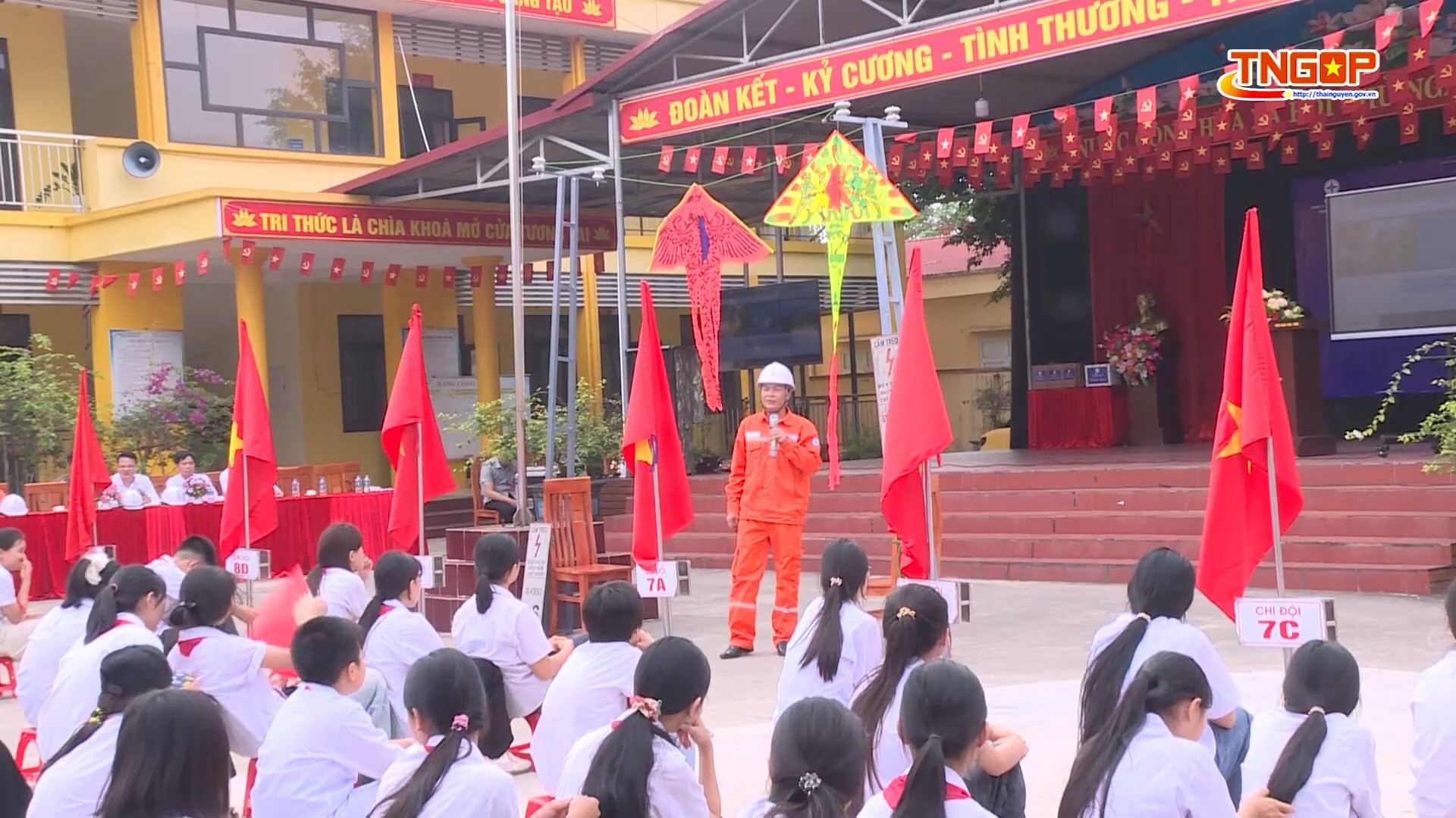 Tăng cường tuyên truyền an toàn điện trong trường học