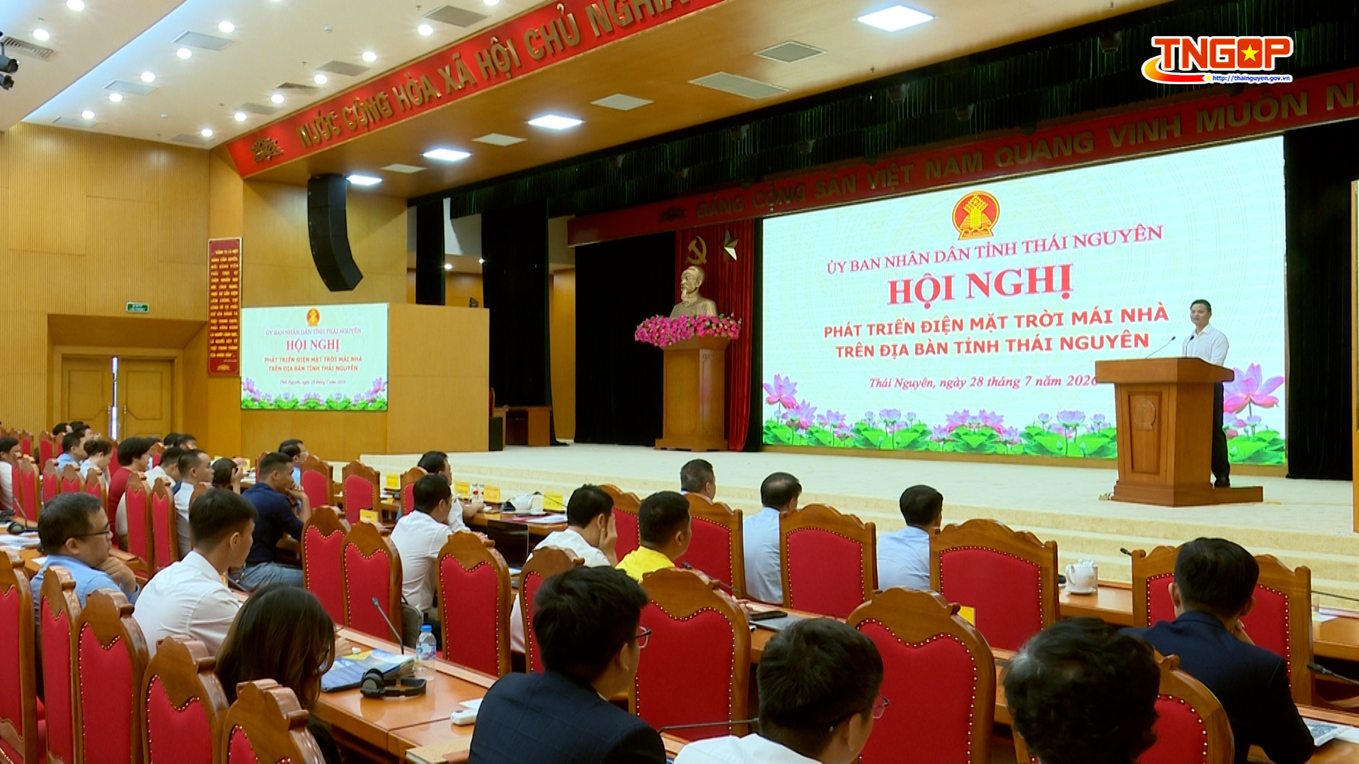 Tạo chuyển biến mạnh mẽ trong phát triển điện mặt trời mái nhà