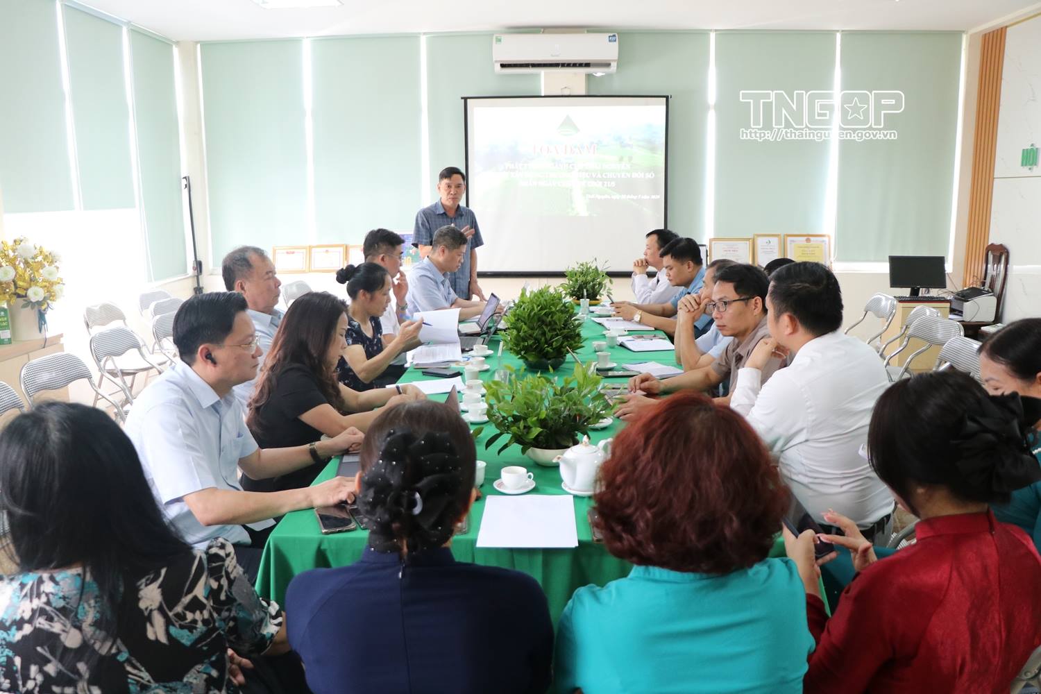 Tọa đàm phát triển ngành chè gắn với xây dựng thương hiệu và chuyển đổi số
