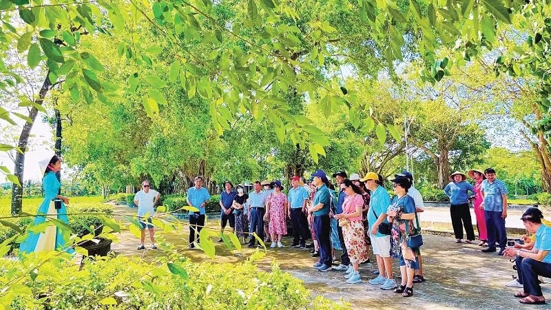 Du lịch ở làng khoa bảng Quỳnh Đôi