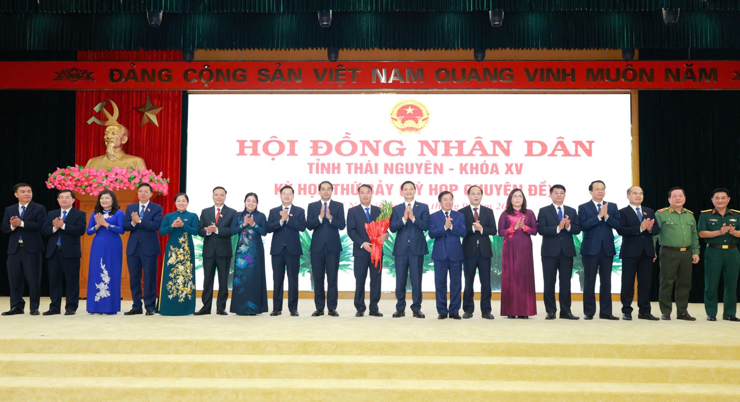 HĐND tỉnh Thái Nguyên bầu đồng chí Nguyễn Thế Mạnh giữ chức Chủ tịch UBND tỉnh