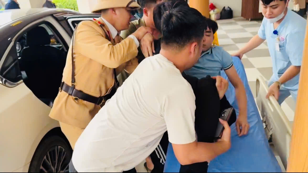 Cảnh sát giao thông Thái Nguyên mở đường, kịp thời cứu nam thanh niên nguy kịch