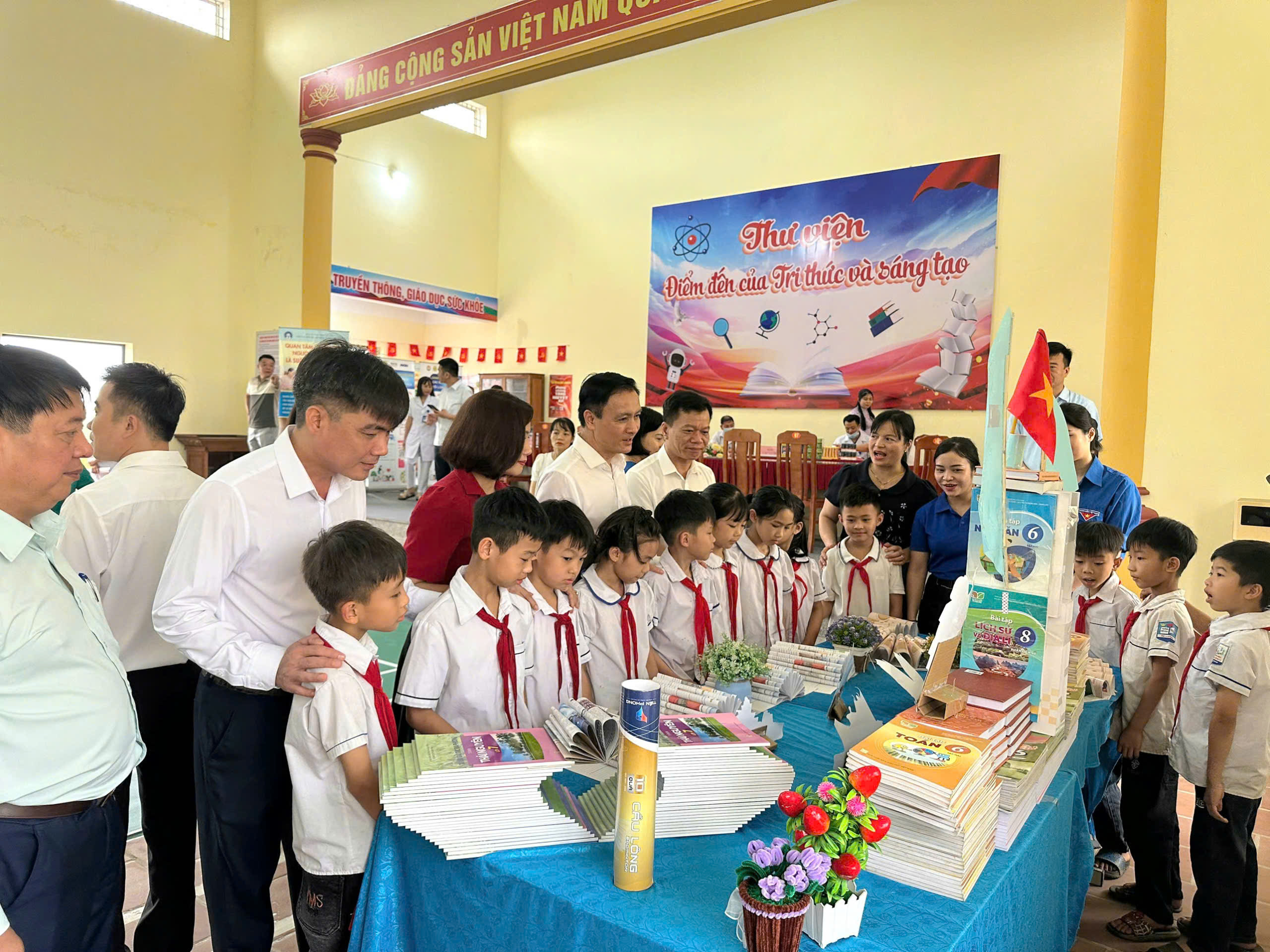 Ra mắt Điểm thư viện, Trung tâm sinh hoạt văn hóa cộng đồng xã Hợp Thành và xã Võ Nhai