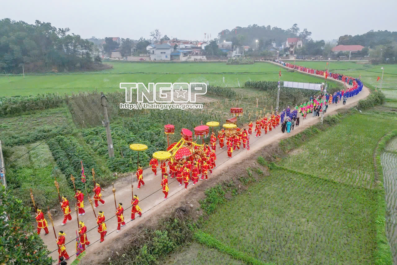 Hào khí Vạn Xuân