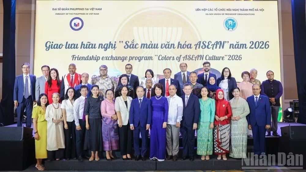 Giao lưu hữu nghị “Sắc màu văn hóa ASEAN” tại Hà Nội
