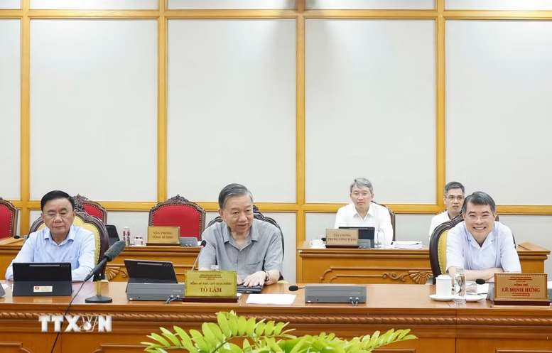 Bộ Chính trị cho ý kiến hoàn thiện thể chế vượt trội, tạo động lực mới để TPHCM phát triển nhanh, bền vững