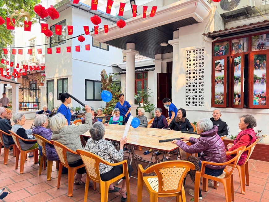 Chăm sóc người cao tuổi, trách nhiệm không thể chậm trễ